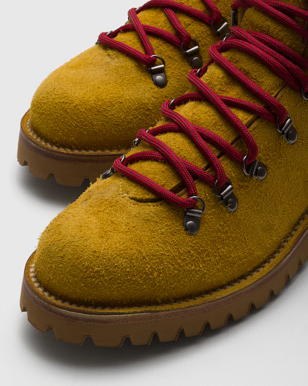 Poulton Wildleder Schnürstiefel