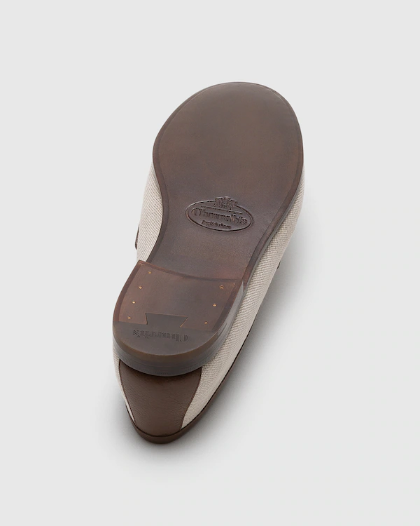 Roter Leinen- und Rauchleder-Loafer